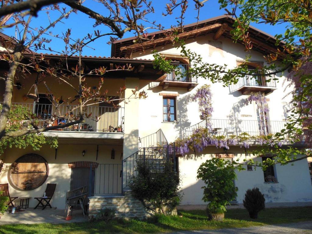 Agriturismo Affittacamere Barbarossa Dogliani Dış mekan fotoğraf